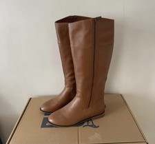 BNIB Lands End Unique leather