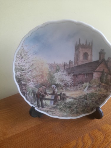 1989 royal doulton village - royal,