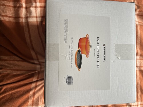 Creuset cast iron piece - le,