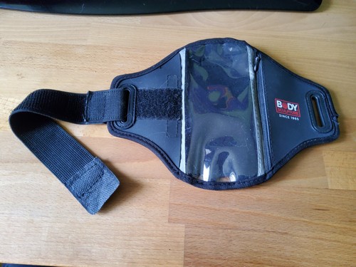 Body sculpture black armband - body,