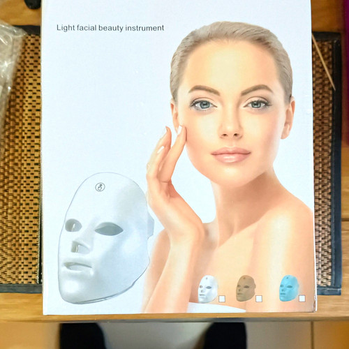 Led light therapy - therapy, face