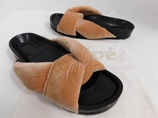 Chloe Nolan Nude Twisted