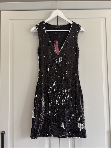 Size medium motel - motel, black