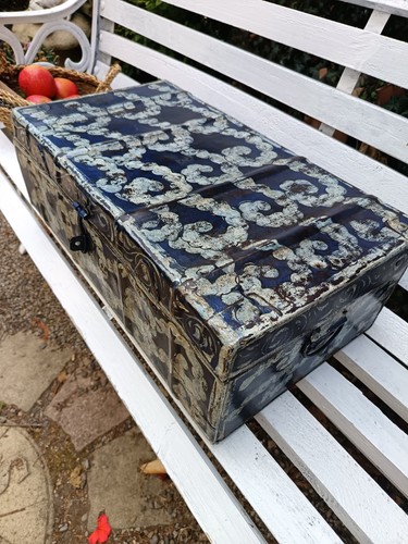 Vintage trunk hand - , painted