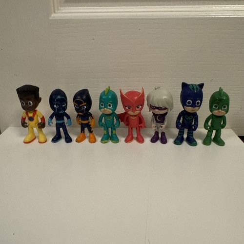 Masks figures bundle lot - pj,