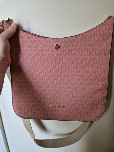 Michael kors briley logo - michael,