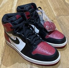 Nikr Air Jordan 1 Retro High OG Bred Toe Red Black White 2018 Trainers -Size 8UK