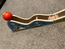 Hook Ball Track Construction