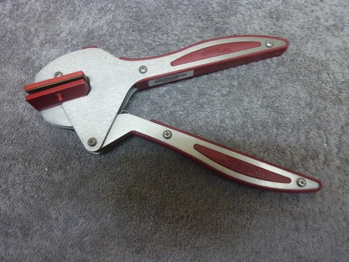 Quickutz squeeze die cutter - quickutz,