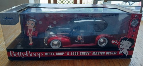 Betty boop and 1939 chevy - betty,