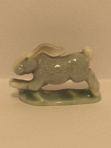 Rabbit wade whimsie aged china - whimsie,