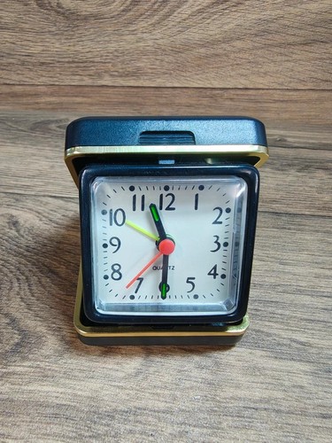 Travel alarm clock mini quartz