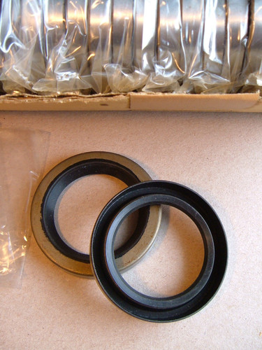 Pair rear hub oil seals - x2,