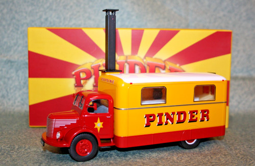 Pinder circus unic cusisine - unic,