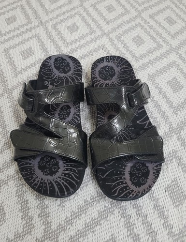 Worn once black vionic - black, lauren