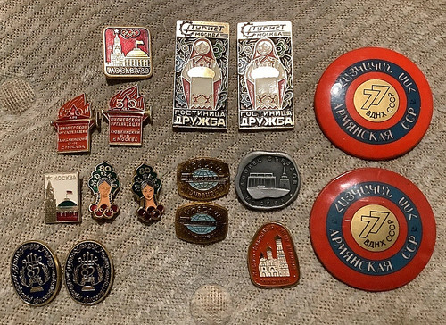 1980 moscow olympic badges - moscow,