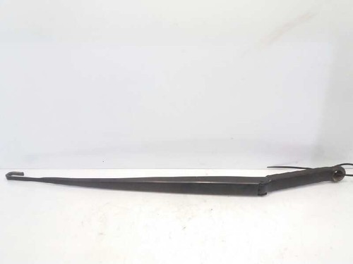 Front right windshield - front,