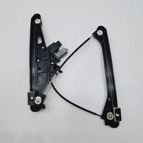 Peugeot 2008 front right - front,