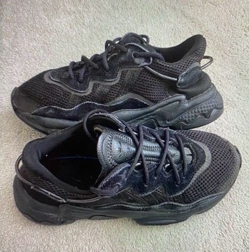 Adidas black trainers - black,