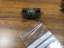 MGB 1963-67 Triumph Spitfire GT6 1963-68 wiper wheel box 72847