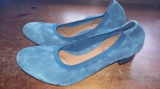 Clarks Softwear Turquoise suede fitted shoes. Size 6.5