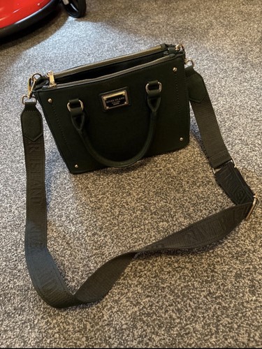 Green river island - green,