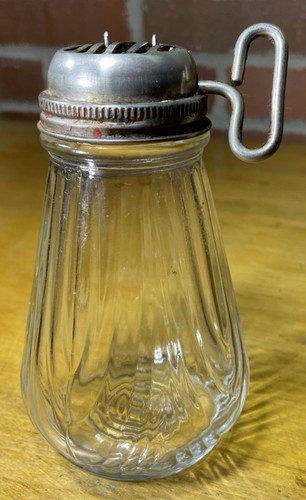 Vtg ribbed clear - clear, nut