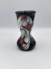 Moorcroft Vase Dew Drop By