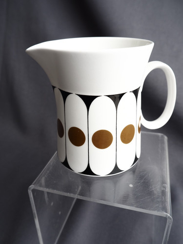 Black velvet milk jug - velvet,
