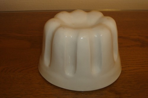 Vintage ceramic jelly mould - vintage,