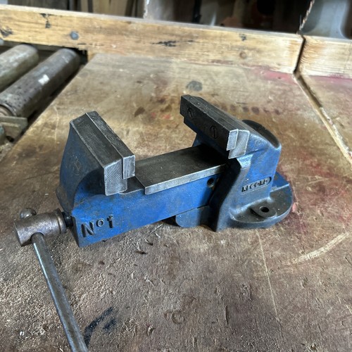 Vintage record bench vice - vintage, no