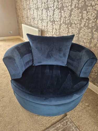 Dfs large swivel chair - ,