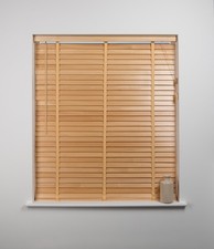 UNIVERSAL WOOD VENETIAN BLINDS