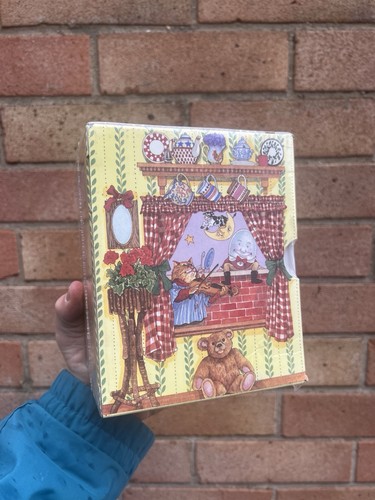 Little mother goose house book - little,