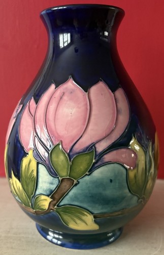 Walter moorcroft vase - vase,