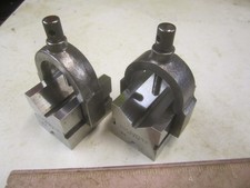 THE LS STARRETT & CO USA NO 278 MATCHING PAIR OF ENGINEERS VEE BLOCKS + CLAMPS