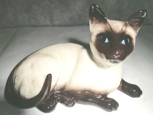 Porcelain siamese cat royal - siamese,