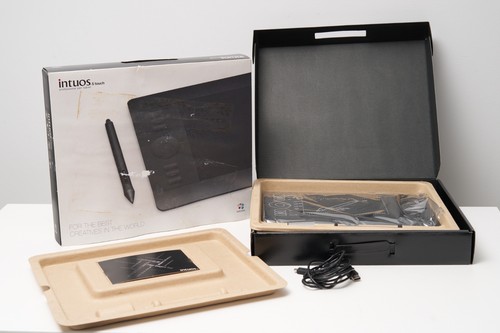 Wacom graphics tablet small - graphics,