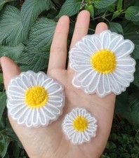 Embroidered Daisy Sew on Patch Embroidery Applique Fabric Flower Sewing Motif