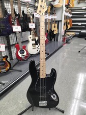SQUIER Affinity Series Jazz