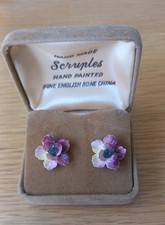 Scruples Bone China, Hand