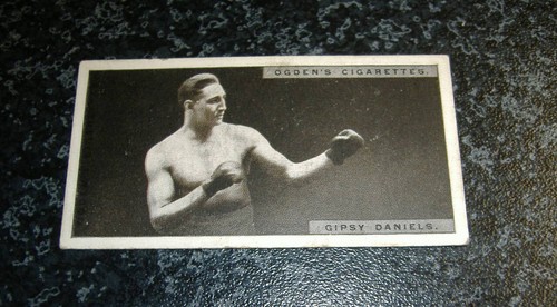 Ogdens pugilists in action - in,