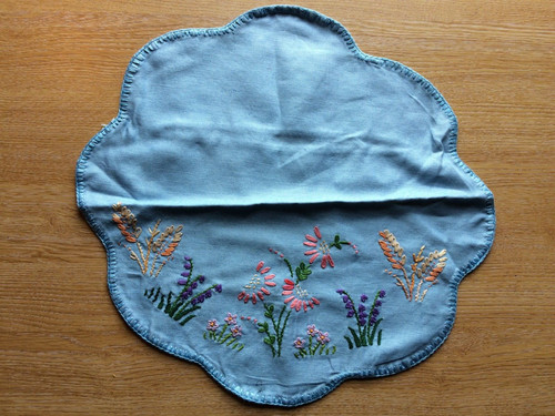 Vintage hand embroidered - hand,
