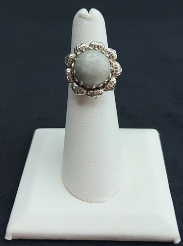 Hand crafted flower setting - crafted,