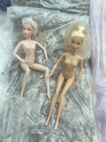 Jointed dolls one arms - 2,