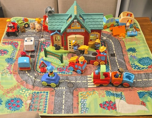 Huge happyland bundle and - huge,