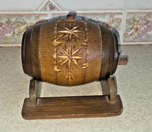 Vintage wooden drinks barrel - drinks,