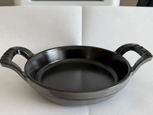 Staub cast iron mini round - iron,