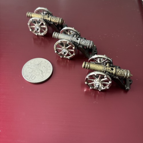 Miniature brass metal - cannon, x