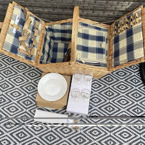 Huntsman wicker picnic - huntsman, basket
